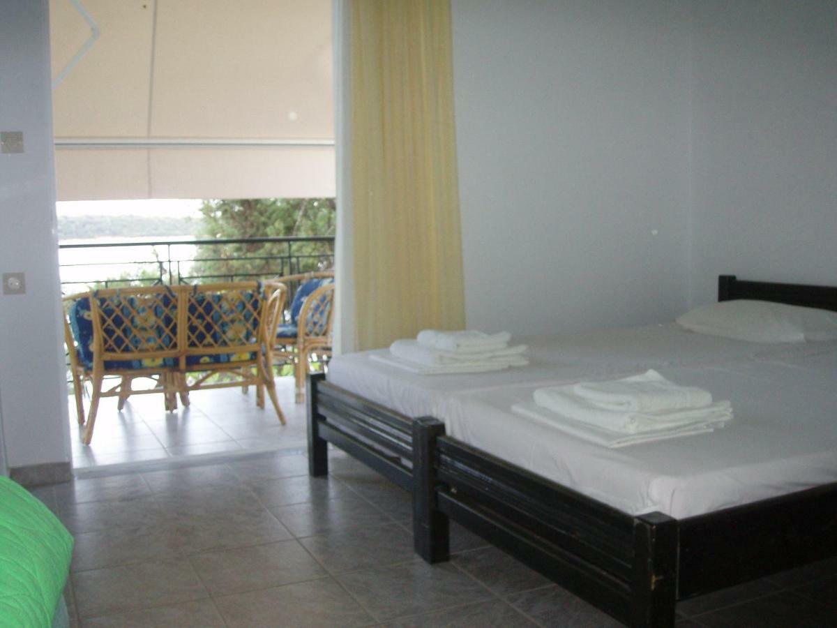 Sailors Apartments Perigiali 니드리 외부 사진